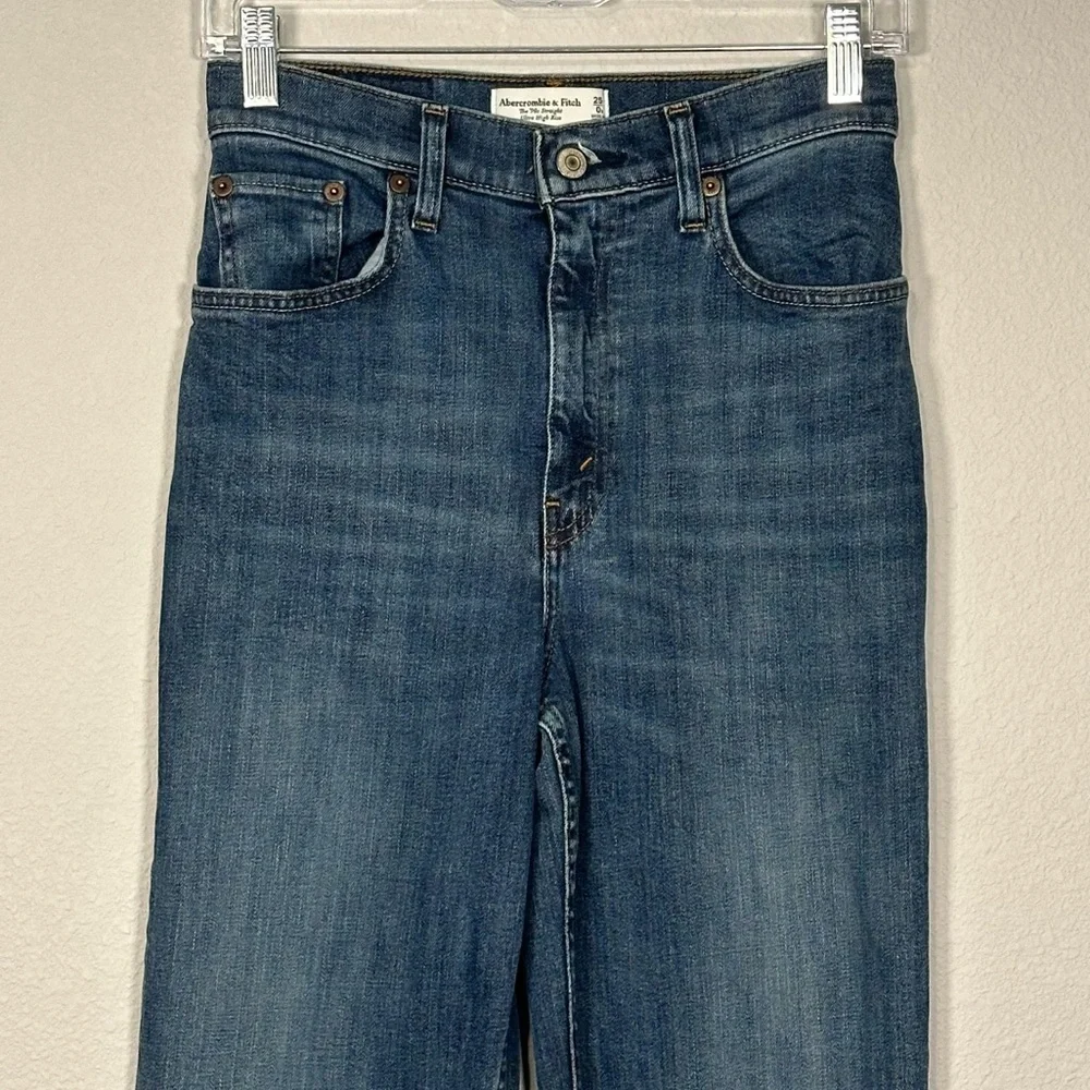 Abercrombie & Fitch The 90’s Straight Ultra High Rise Jeans with Curve Love - 25